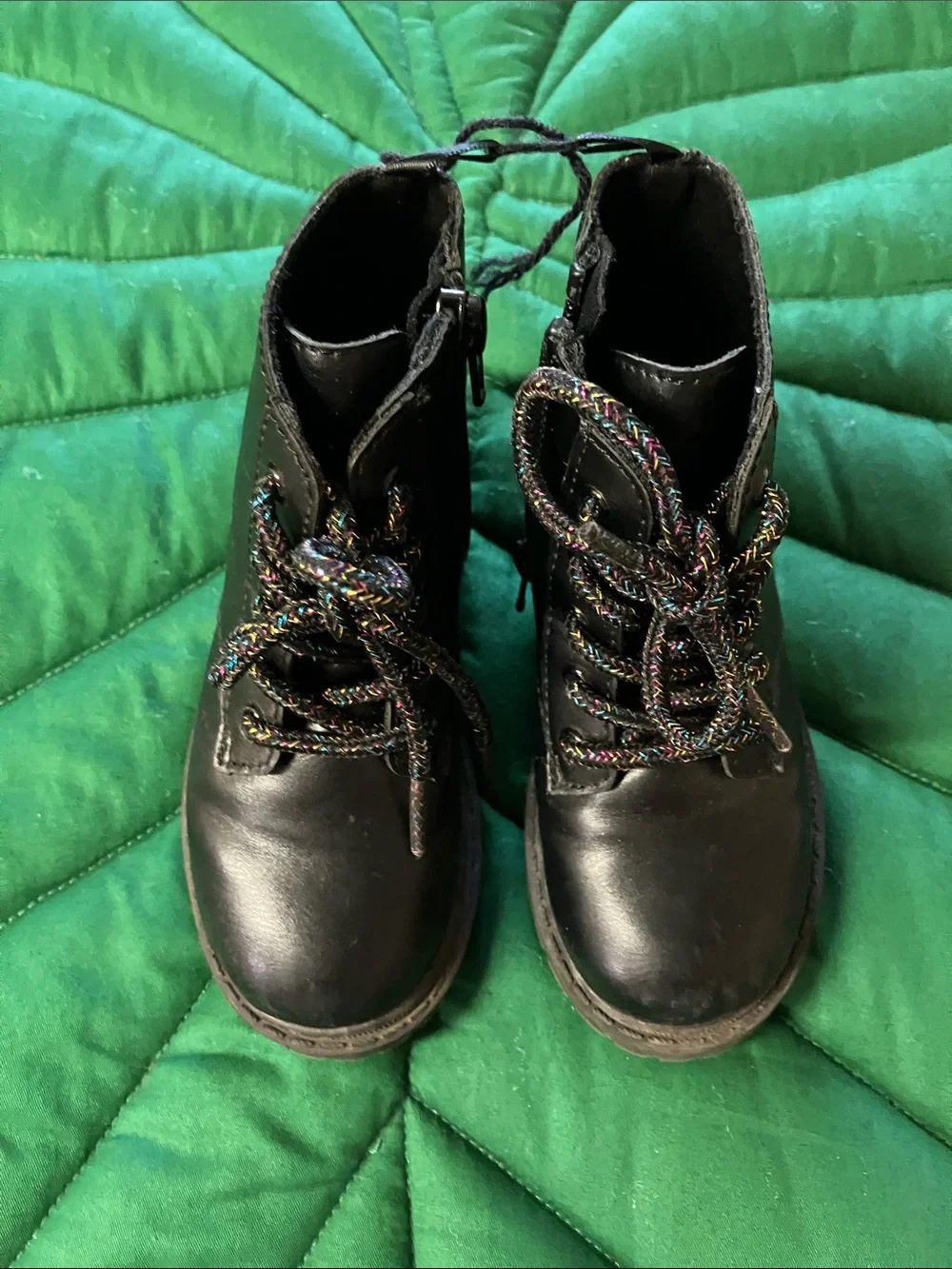 Old navy kids black combat boots size 8 toddler, sparkle rainbow laces, zippers